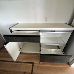 値下げしました！クリナップ　カップボード　食器棚 収納棚 換気扇付きの画像