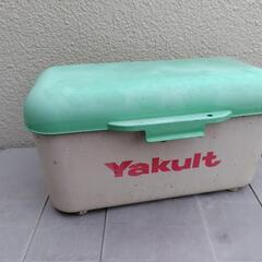 クーラーボックス　小型　ヤクルト