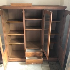 食器棚　キャビネットの画像