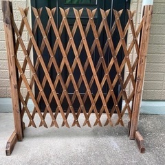 木製　伸縮フェンスの画像