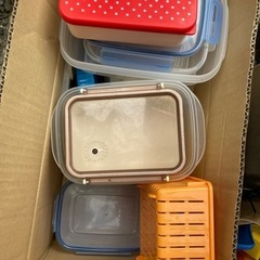 お弁当箱容器等