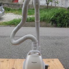 ★Panasonic    掃除機（紙パック式）   MC-PBKN6A-H     ２０１７年製   の画像