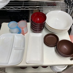 プラスチック製の食器類
