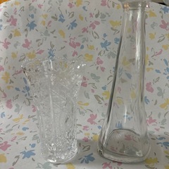 花瓶や入れ物など4点セットの画像