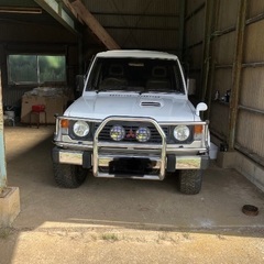 三菱パジェロミッドルーフワゴン。車検令和7年12月まで