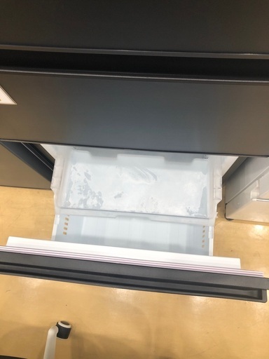 【1年間動作保証付き】TOSHIBA 3ドア冷蔵庫　2022年製 326L クリーニング済　248