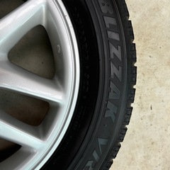 ブリザック205/60Rスタッドレスホイール付き4本セットの画像