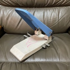 穴開けパンチ　コクヨ　KOKUYO