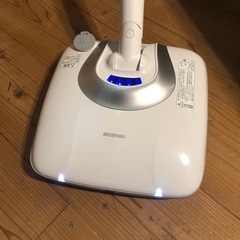 〈取り引き中〉アイリスオーヤマ 充電式モップクリーナー②