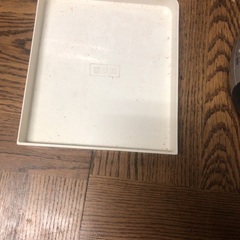 小型の冷蔵庫の画像