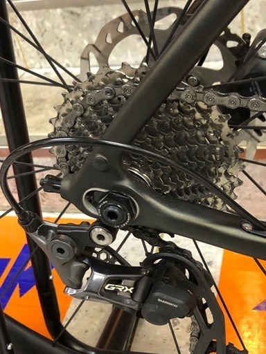 TREK　ロードバイク　CHECKPOINBT SL5  BONTRAGERホイール装着