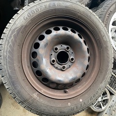 グッドイヤー　185/65R15 冬タイヤ　バリ山　2022年製の画像