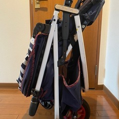 ファミリアコラボ限定青色ボーダー柄三輪ベビーカーの画像