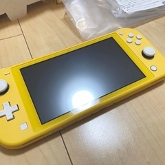 ニンテンドーSwitch lite イエロー　美品
