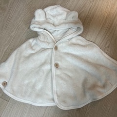 4.白ポンチョ
