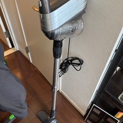 メーカー不明掃除機(コードレスではありません)