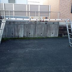 折り畳み脚立　5.7ｍ　自動車の洗車、リフォーム、あらゆる工事に最適の画像