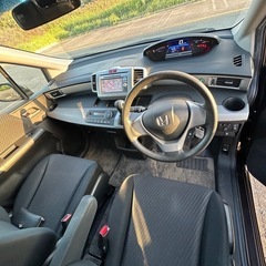 ホンダ フリード ハイブリッド H25 年式 車検ありの画像