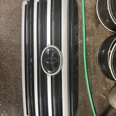 トヨタランドクルーザー300 純正グリル