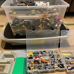 LEGO
