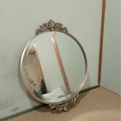 アンティークな鏡
