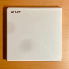 BUFFALO ポータブルDVDドライブ DVSM-PLV8U2（ホワイト）の画像
