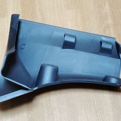新品未使用‼廃盤品‼TOYOTA  クレスタ100系 マッドガードRH 76621-22100の画像