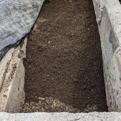 家庭菜園の土10袋(18日引き渡し決定)
