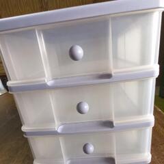 三段卓上用小物入れの画像