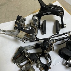 ロードバイク　コンポーネント　フロントディレイラー　リアディレイラー　ブレーキキャリパーの画像