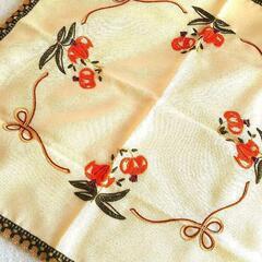 厚めの素敵な刺繍テーブルクロス　花柄　海外から(2)