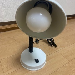 卓上ライト　照明器具の画像