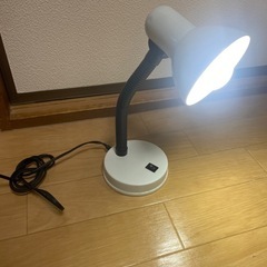 卓上ライト　照明器具の画像