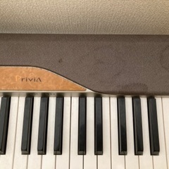【取引交渉中】⭐︎電子ピアノ⭐︎ CASIO Privia PX-110  ペダル&椅子付きの画像