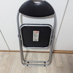 【11月下旬まで】折り畳み椅子の画像