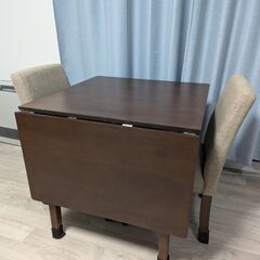【11月中旬まで】伸長式ダイニングテーブル　椅子2脚の画像