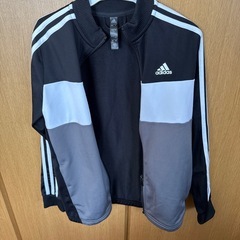 NIKE adidas おそらく150の画像