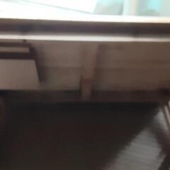 パソコンテーブルの画像