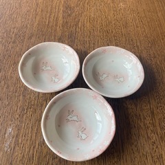 新品未使用　小鉢　３点　桃色　うさぎ絵