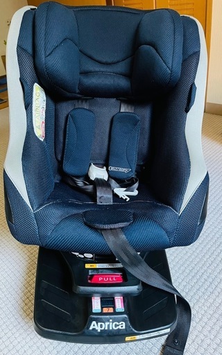 アップリカ　クルリラ　チャイルドシート