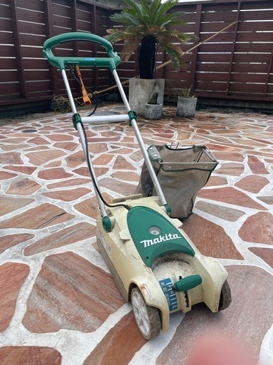 makita 電動芝刈り機\n