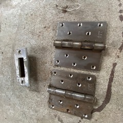 アルミ戸　外枠付き　付属品ありの画像