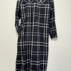 【美品】AZUL by moussy/ロングシャツS(黒チェック)の画像