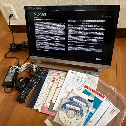 TOSHIBAデスクトップパソコンD713/T7JB
