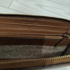 マイケル・コース　ロゴ　長財布　の画像