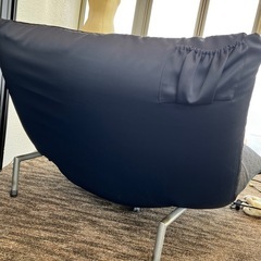 ligne roset 1人掛けカラン ジャガードブラック　リモコンポケット付きの画像