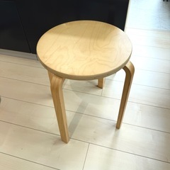IKEA 丸椅子
