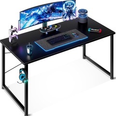 ゲーミングデスクの画像