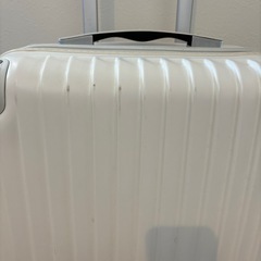 値下げ！キャリーケース白の画像
