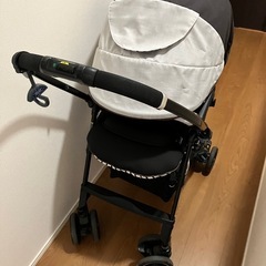 受け渡し予約済　
アップリカ　ベビーカー　AB型の画像